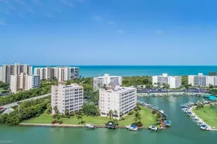 33 Bluebill Ave, Naples, FL 34108 - Photo 2