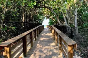 33 Bluebill Ave, Naples, FL 34108 - Photo 20