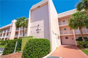 225 Turtle Lake Ct, Naples, FL 34105 - Photo 6