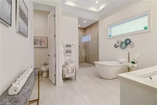 2875 Coco Lakes Dr, Naples, FL 34105 - Photo 12