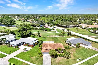 4305 Beechwood Lake Dr, Naples, FL 34112 - Photo 2