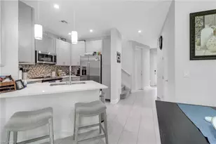 7501 Carnegie Way, Naples, FL 34119 - Photo 6