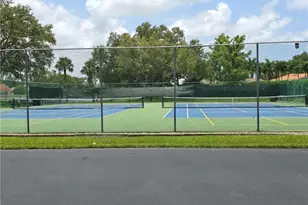 605 Squire Cir, Naples, FL 34104 - Photo 34