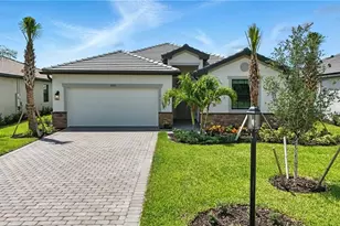 19105 Hinkley Dr, Estero, FL 33928 - Photo 2