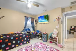 866 Carbon St E, Lehigh Acres, FL 33974 - Photo 22