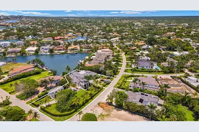 275 Spring Line Dr, Naples, FL 34102 - Photo 8