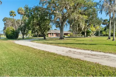 639 Rope Bend Dr, Labelle, FL 33935 - Photo 12