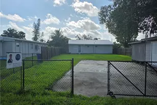2248 Marina Park Dr, Fort Myers, FL 33905 - Photo 2