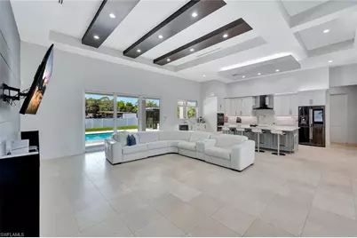 140 37th Ave NW, Naples, FL 34120 - Photo 8