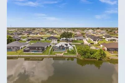 627 NE 7th Ter, Cape Coral, FL 33909 - Photo 32