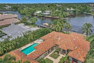 655 Galleon Dr, Naples, FL 34102 - Photo 32