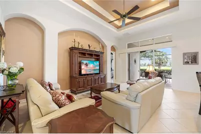 7828 Valencia Ct, Naples, FL 34113 - Photo 6