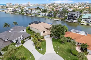 431 Palm Ct, Naples, FL 34108 - Photo 2