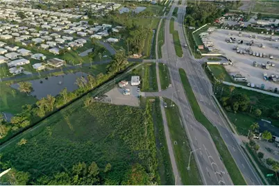 2536 N Tamiami Trl, North Fort Myers, FL 33903 - Photo 2