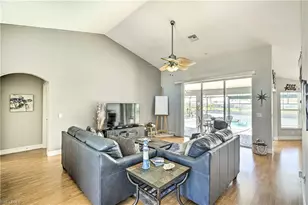 404 NE 9th St, Cape Coral, FL 33909 - Photo 6