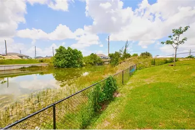 7 NW 14th Ave, Cape Coral, FL 33993 - Photo 30
