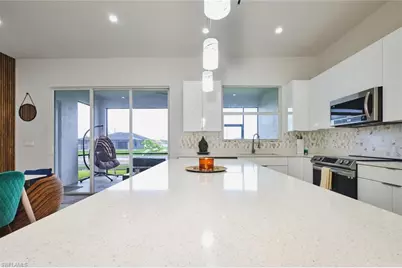 7 NW 14th Ave, Cape Coral, FL 33993 - Photo 12