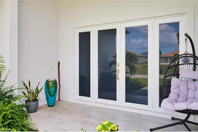 7 NW 14th Ave, Cape Coral, FL 33993 - Photo 4