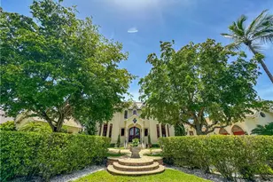 730 21st Ave S, Naples, FL 34102 - Photo 2