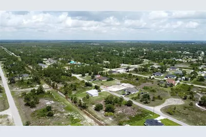 908 Norton Ave S, Lehigh Acres, FL 33974 - Photo 8