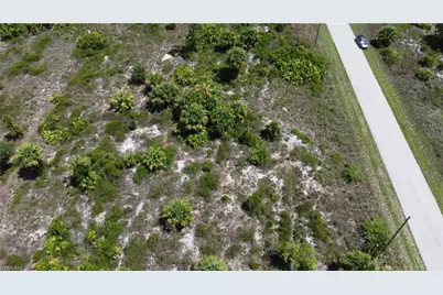 908 Norton Ave S, Lehigh Acres, FL 33974 - Photo 4