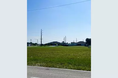 2713 Santa Barbara Blvd N, Cape Coral, FL 33993 - Photo 2