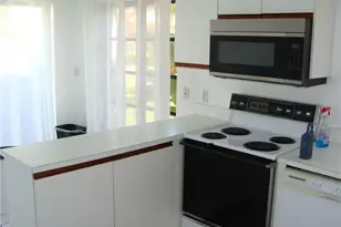 857 Reef Point Cir, Naples, FL 34108 - Photo 6