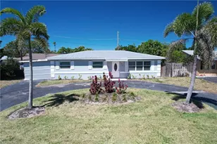 1141 S Alhambra Cir, Naples, FL 34103 - Photo 2