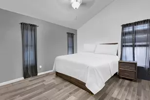 515 SW 9th Ct, Cape Coral, FL 33991 - Photo 8