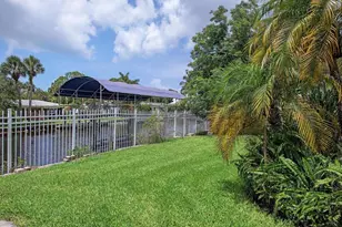 1486 13th Ave N, Naples, FL 34102 - Photo 2