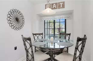 7805 Woodbrook Cir, Naples, FL 34104 - Photo 8