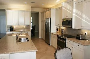 3296 Pacific Dr, Naples, FL 34119 - Photo 4