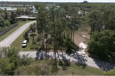 2086 Brooklawn Dr, North Fort Myers, FL 33917 - Photo 4