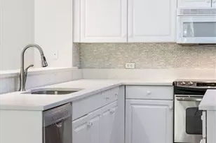 10044 Heather Ln, Naples, FL 34119 - Photo 12