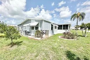 26270 Queen Mary Ln, Bonita Springs, FL 34135 - Photo 2