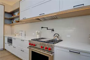 201 8th St S, Naples, FL 34102 - Photo 10