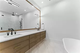 201 8th St S, Naples, FL 34102 - Photo 18