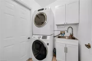 1724 Royal Cir, Naples, FL 34112 - Photo 24