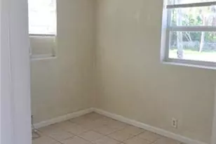 3049 2nd St, Fort Myers, FL 33916 - Photo 6