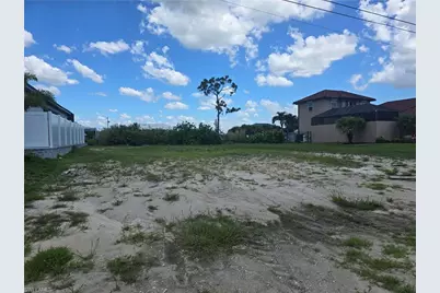 621 NW 38th Ave, Cape Coral, FL 33993 - Photo 2