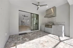 7690 Jacaranda Ln, Naples, FL 34114 - Photo 24