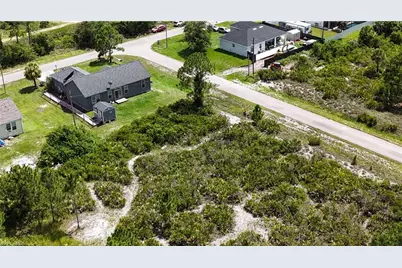 802 Lincoln Ave, Lehigh Acres, FL 33972 - Photo 4