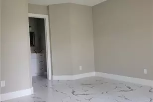709 Landover Cir, Naples, FL 34104 - Photo 10