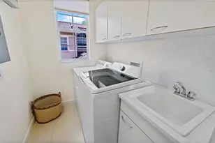 786 Regency Reserve Cir, Naples, FL 34119 - Photo 8