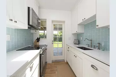 116 3rd St N, Naples, FL 34102 - Photo 4