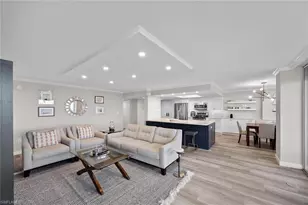 6585 Nicholas Blvd, Naples, FL 34108 - Photo 6