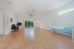 922 Turtle Ct, Naples, FL 34108 - Photo 20