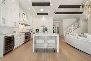 150 6th St N, Naples, FL 34102 - Photo 10