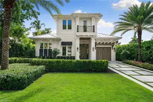 150 6th St N, Naples, FL 34102 - Photo 2