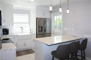 858 97th Ave N, Naples, FL 34108 - Photo 4